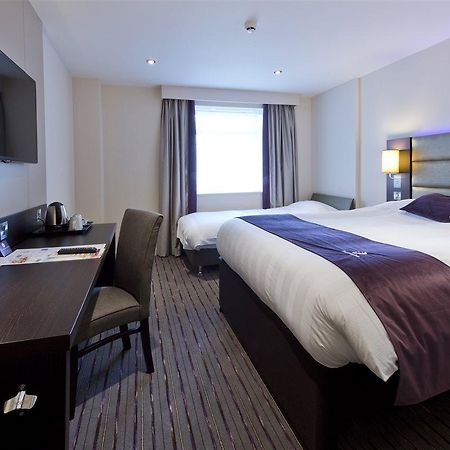 Premier Inn Newbury Town Centre Eksteriør bilde